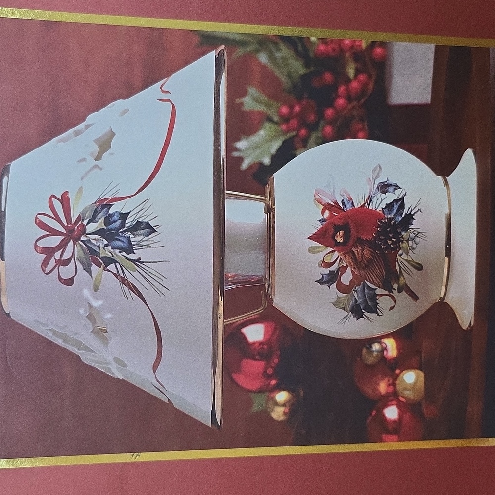 NEW IN BOX Lenox Winter Greetings Candle Lamp Red Cardinal Bird With Gold Trim - Picture 3 of 3